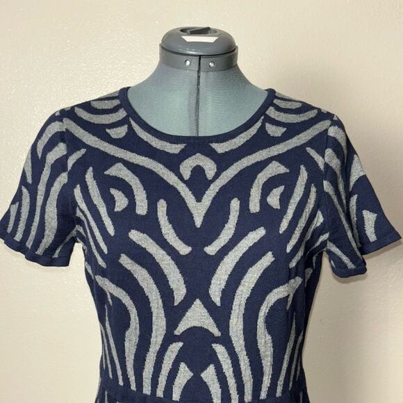 eci Sweater Dress Short Sleeve Fit & Flare Navy Blue Gray Mini Women's Medium - Picture 5 of 16